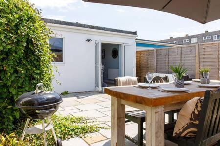 Charming Bolthole 400M To Beach Earnley Exterior foto